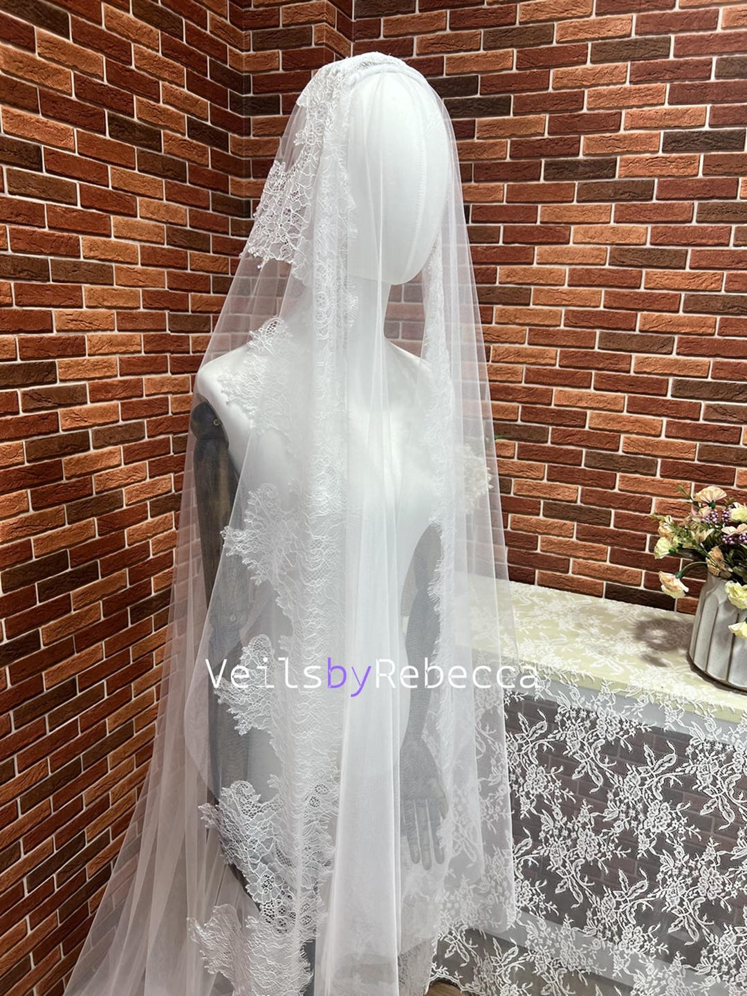 Tiers Wide Chantilly Lace Wedding Veil V669B: Spanish Mantilla