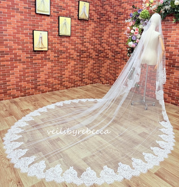 Chantilly Lace Cathedral Wedding Veil V821D: 2-tier Drop  display picture 2