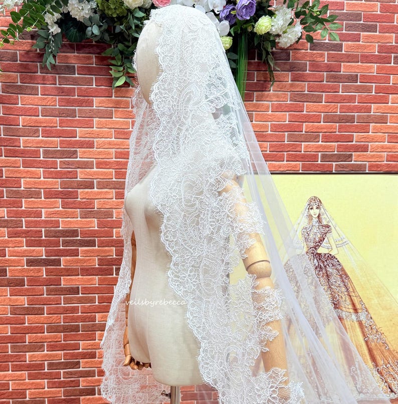 Super Wide Corded Alencon Lace Mantilla Wedding Veil,Cathedral Spanish Mantilla Wedding Veil, Wide lace Wedding veil,catholic lace veil V826