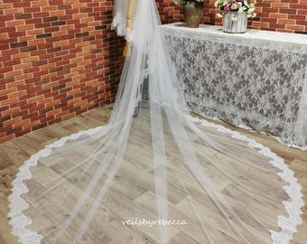 Chantilly Spitze Brautkleid Schleier Royal Royal Brautschleier V629D: 2-stufiger elfenbeinfarbener Brautschleier mit Rouge