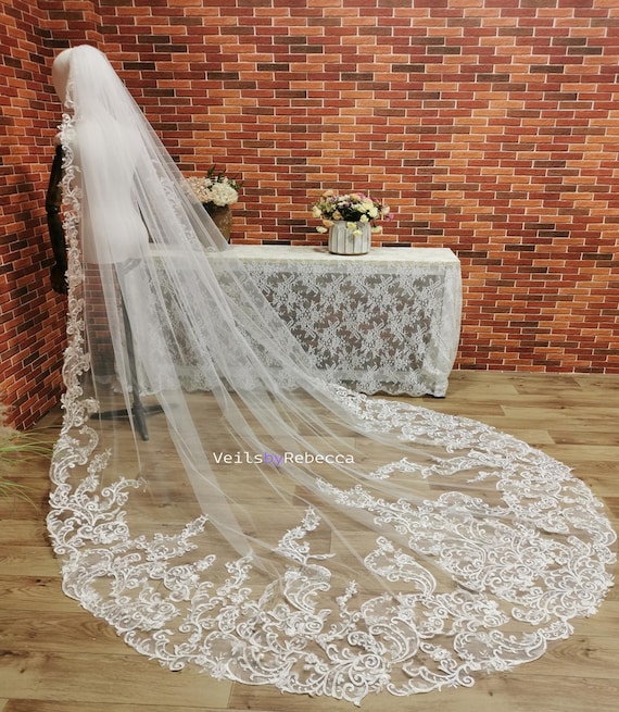Ivory Cathedral Royal Wedding Veil R238F: Sparking Scatter  display picture 1