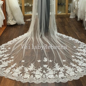 1 tier floral French Chantilly lace appliques cathedral royal wedding veil, soft off white flower Chantilly lace bridal veil R608