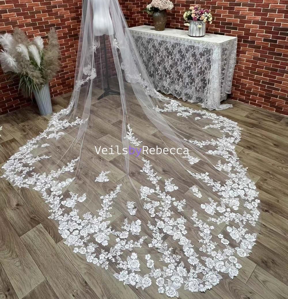 Scattered Floral Lace Appliques Cathedral/royal Wedding Veil  display picture 2