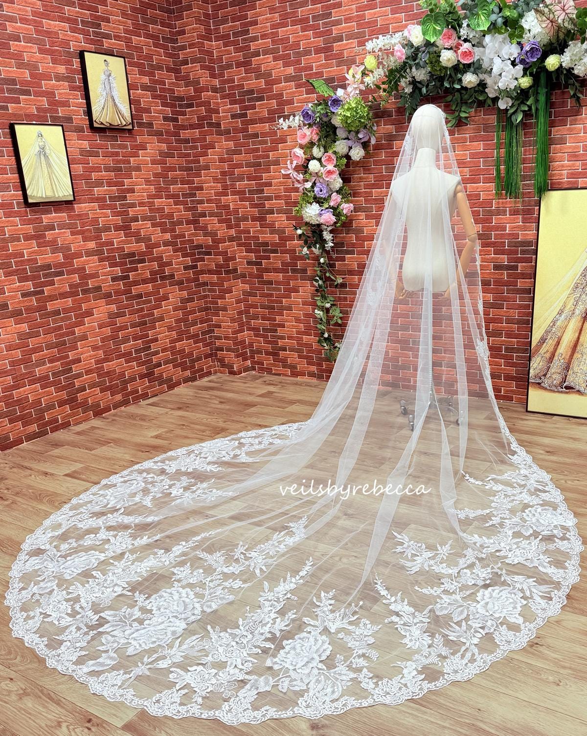 Dreamy Dramatic Drop White French Floral Eyelash Lace Cathedral Wedding Veil Cathedral Length Vintage Dream French Eyelash Stretch Lace  main image 4