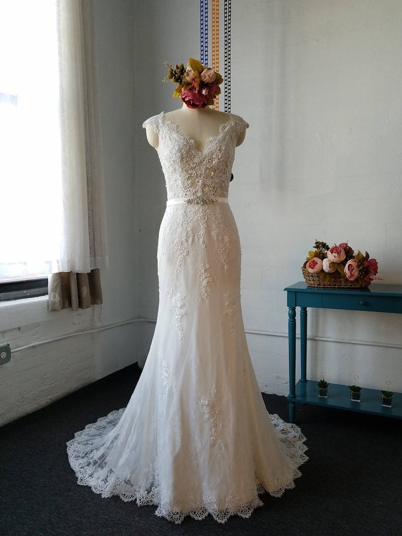 Cap Sleeves Mermaid Lace Wedding Dress,V Neck Beaded Lace Fishtail Wedding Gown, Lace Wedding Dress Wedding Gown image 3
