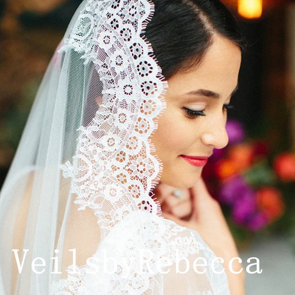 1 tier French Chantilly Cathedral Mantilla Wedding Veil, Ivory Spanish Wedding Veil ,Chantilly Lace 1st Communion Mantilla Wedding Veil V643