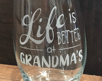 Personalized Etched Wine Glass: Unique Housewarming Gift for Grandma & Custom Drinkware