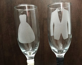 Wedding Gift, Wedding Champagne Glasses, Couple Gift, Bridal Shower Gift, Bride Gift, Groom Gift, Anniversary Gift, Bridal Toast Glasses