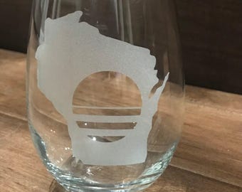 Milwaukee Flag Glass, Etched Wisconsin with People's Flag, Pint, Wine or Mug