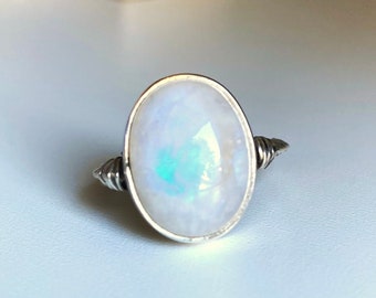 Moonstone ring, Moonstone, Moonstone engagement ring, Moonstone jewelry, Moonstone silver ring, Moonstone ring for women, Moonstone ring ban