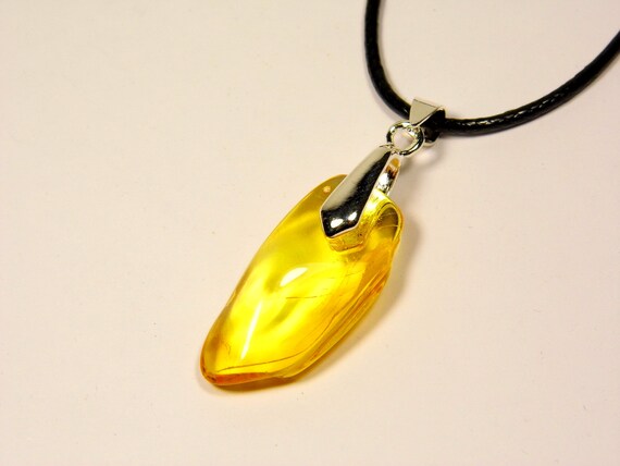 Baltic Amber Pendant Charm Yellow Transparent Natural Gemstone 5051