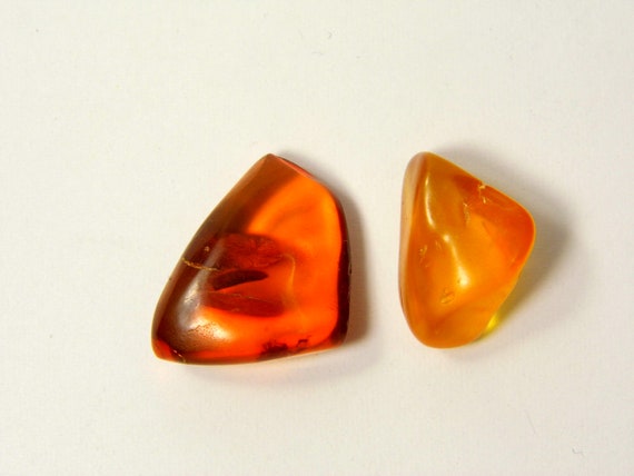 Lot of 2 Baltic Amber Stones 2.8gr. Brown Cognac Transparent Natural 4208