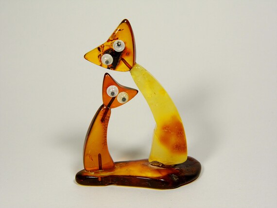 Baltic Amber Cat Figurine Cats Souvenir Genuine Stone Natural Gemstone A0140