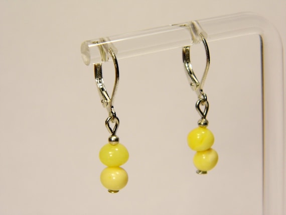 Natural Baltic Amber dangle / drop women's earrings yellow / white 4048
