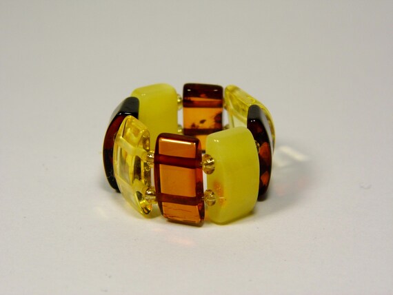 Baltic Amber Ring Size 8 Multicolor Yellow Brown Stone Elastic Stretch 5618