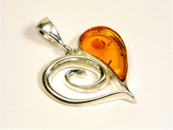 Natural Baltic Amber and Sterling Silver 925 women's heart pendant brown 3908