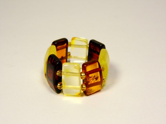 Baltic Amber Ring Size 7 Multicolor Yellow Brown Stone Elastic Stretch 5615