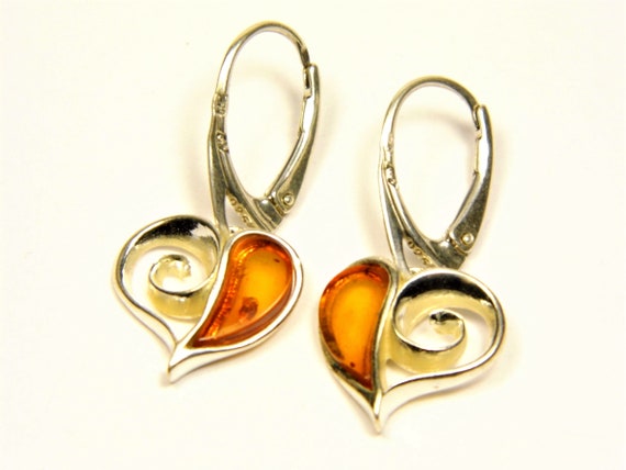 Baltic Amber and Sterling Silver 925 heart shape earrings 4.1 gram women's 3907