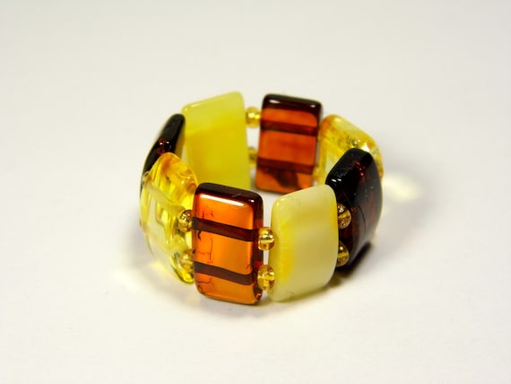 Baltic Amber Ring Size 7.5 Multicolor Yellow Brown Stone Elastic Stretch 5613