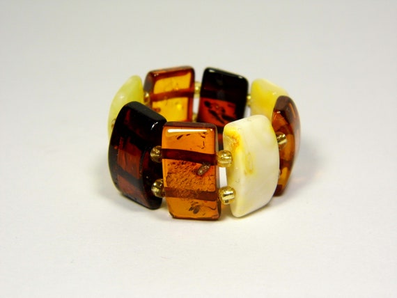 Baltic Amber Ring Size 9 Multicolor Yellow White Brown Elastic Stretch 5614