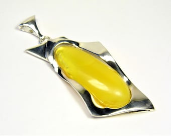 Natural Baltic Amber and Sterling Silver 925 pendant yellow 3891