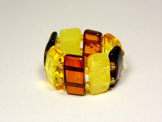 Baltic Amber Ring Size 7 Multicolor Yellow Brown Stone Elastic Stretch 5609