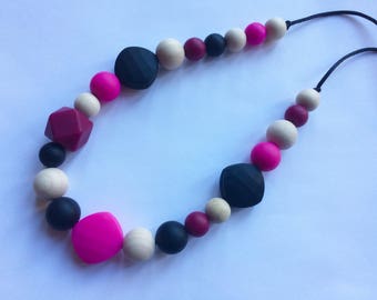 Sale***Silicone and wood teething necklace, nursing breastfeeding babywearing FREE UK POSTAGE