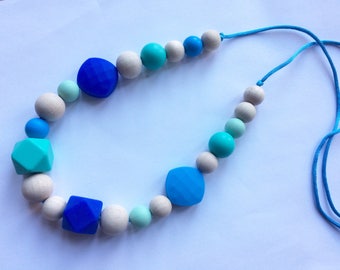 Sale***Silicone and wood teething necklace, nursing breastfeeding babywearing FREE UK POSTAGE