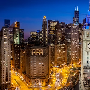 Chicago Skyline Wrigley Building Willis Tower Sonnenuntergang Kunstfotografie-Print Wand-Dekor