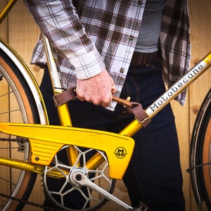 Bike carrying handle. Full-grain vegtanned leather and wood handle. image 3