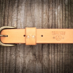 Leather belt, honey color, robust, brass buckle, made in France. Men&#39;s leather belt. Vegetanned leather.