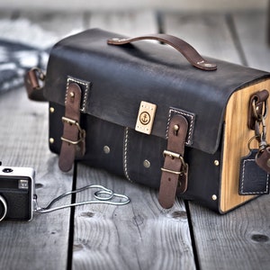 Leather and wood camera bag. Leather bag for digital reflex and lenses.