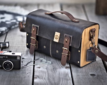 Leather and wood camera bag. Leather bag for digital reflex and lenses.