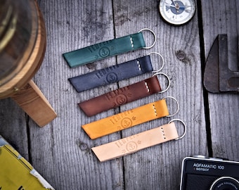 Leather keychain, vegetable tanned leather.