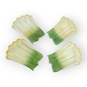 Vintage 4 plastic plates in form the Leek, Soviet 60s unusual serving dishes, mid-century tableware