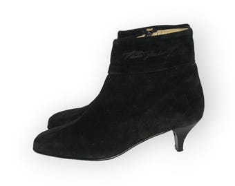 Bottines Pertti Palmroth en daim vintage : petit talon des années 90, taille US 7 / EU 38