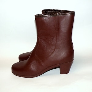 Vintage Rubber Ankle Rain Boots: Burgundy Brown, Size US 7.5 / EU 38