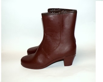 Vintage Rubber Rain Boots size 24 EU38 US7.5 made in Czechoslovakia, burgundy brown ankle boots, waterproof rubber women&#39;s boots