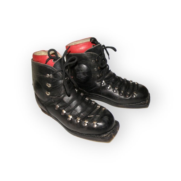 Chaussures de ski vintage taille 43, années 60-70-années homme rouge et noir chaussures de ski en cuir, collection de souvenirs sportifs
