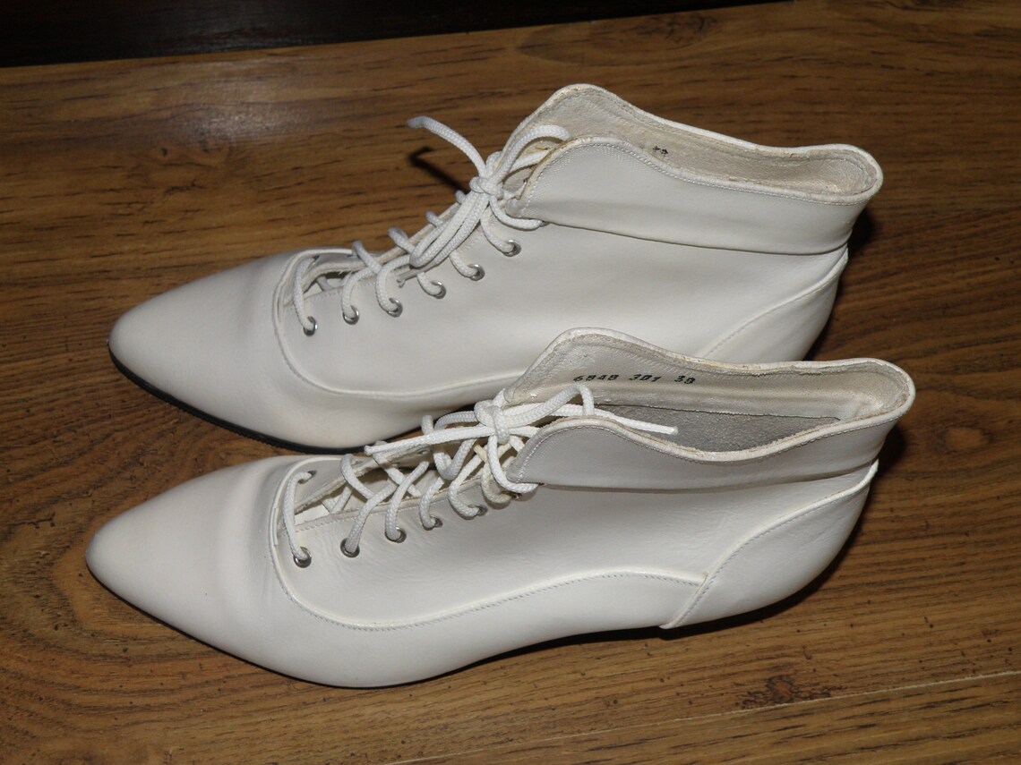 CC High Boots 80mm White Wrinkled Quilted Calfskin