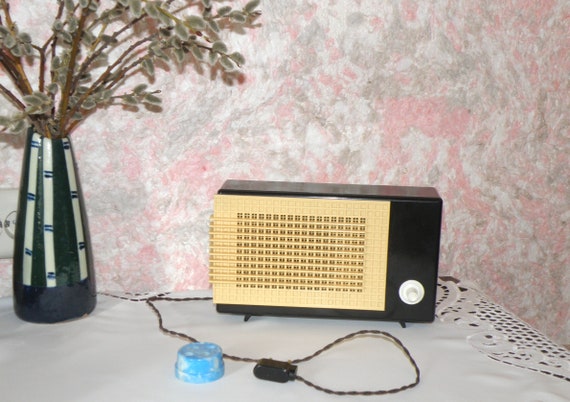 retro radio speaker