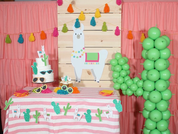 Decoración temática de la fiesta de cumpleaños con cactus incluye tarta de  pancarta de cumpleaños feliz Topper Cactus Alpaca Cupcake Toppers Confetti  Balón - China Decoración de Navidad y decoraciones de fiesta