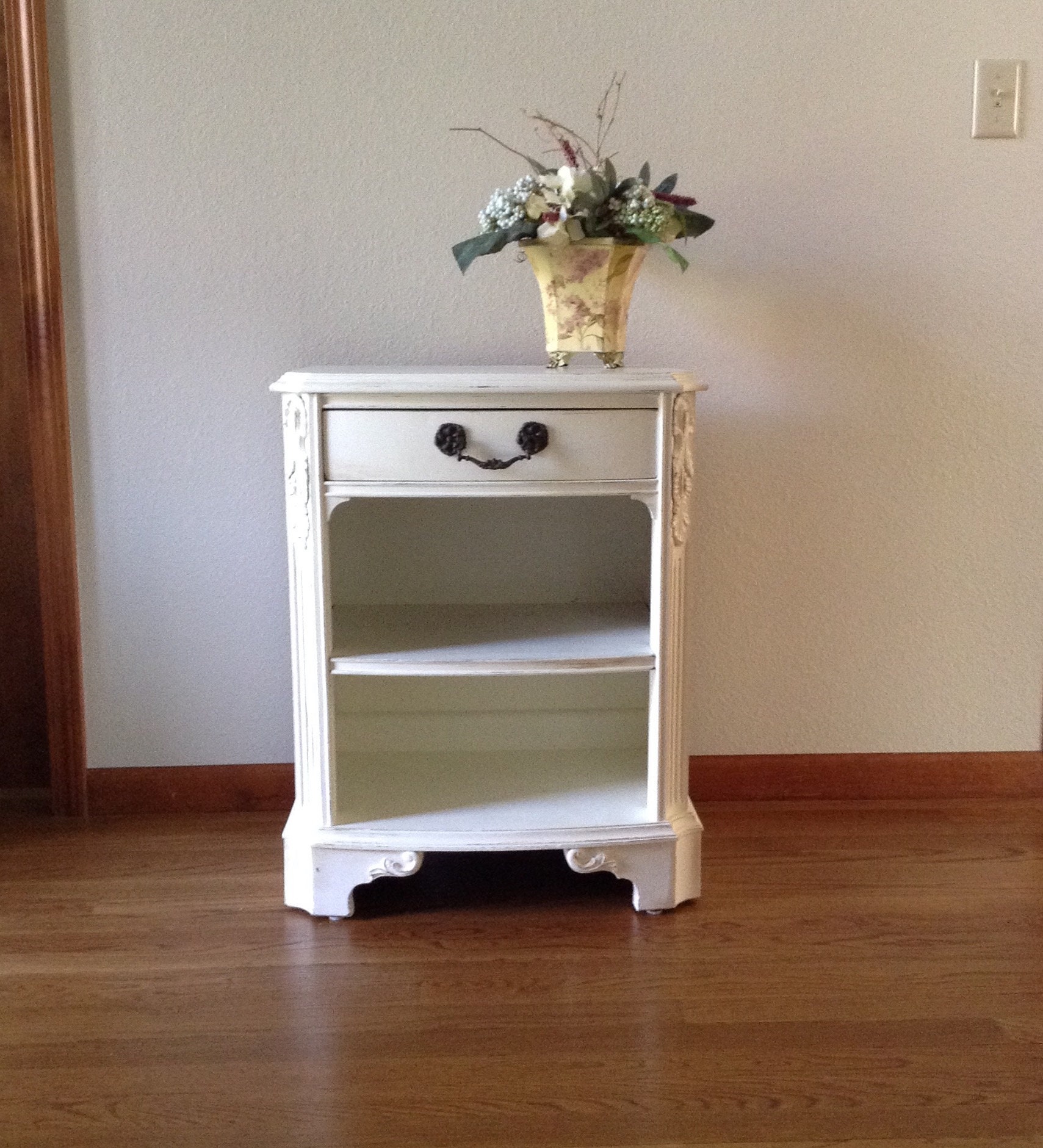 Vintage End Table Night Stand Shabby Chic Painted Table Etsy