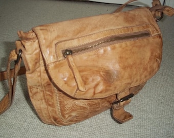 Vintage BEAR DESIGN, Netherlands, Tan Distressed Leather Shoulder Bag, Crossbody, Saddle Bag. Messenger