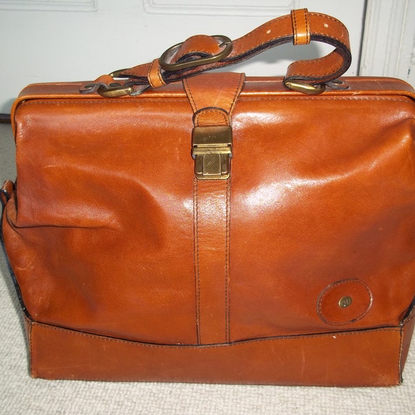 Exquisite Vintage 1980's Large Tan Italian Leather Gladstone Bag, Top Handle Bag, Grab Bag, Doctor Bag, Brown Leather Bag, Unisex