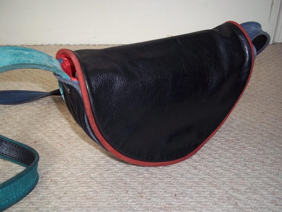 Vintage Black Leather Half-moon Crossbody Bag - LEDER DESIGN