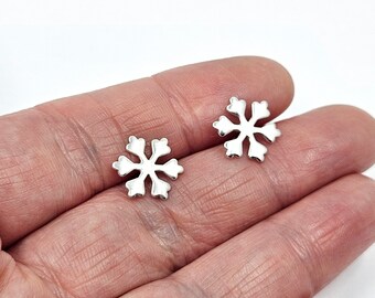 Snowflake earrings, silver Christmas earrings, stocking stuffers, snowflake studs, snowflake jewelry, cute earrings, silver party earrings