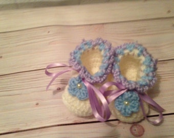 Baby Booties, Crochet Baby Booties - Baby Slippers - Baby Shower Gift - Baby Gifts - Baby Booties - Pregnancy Announcement