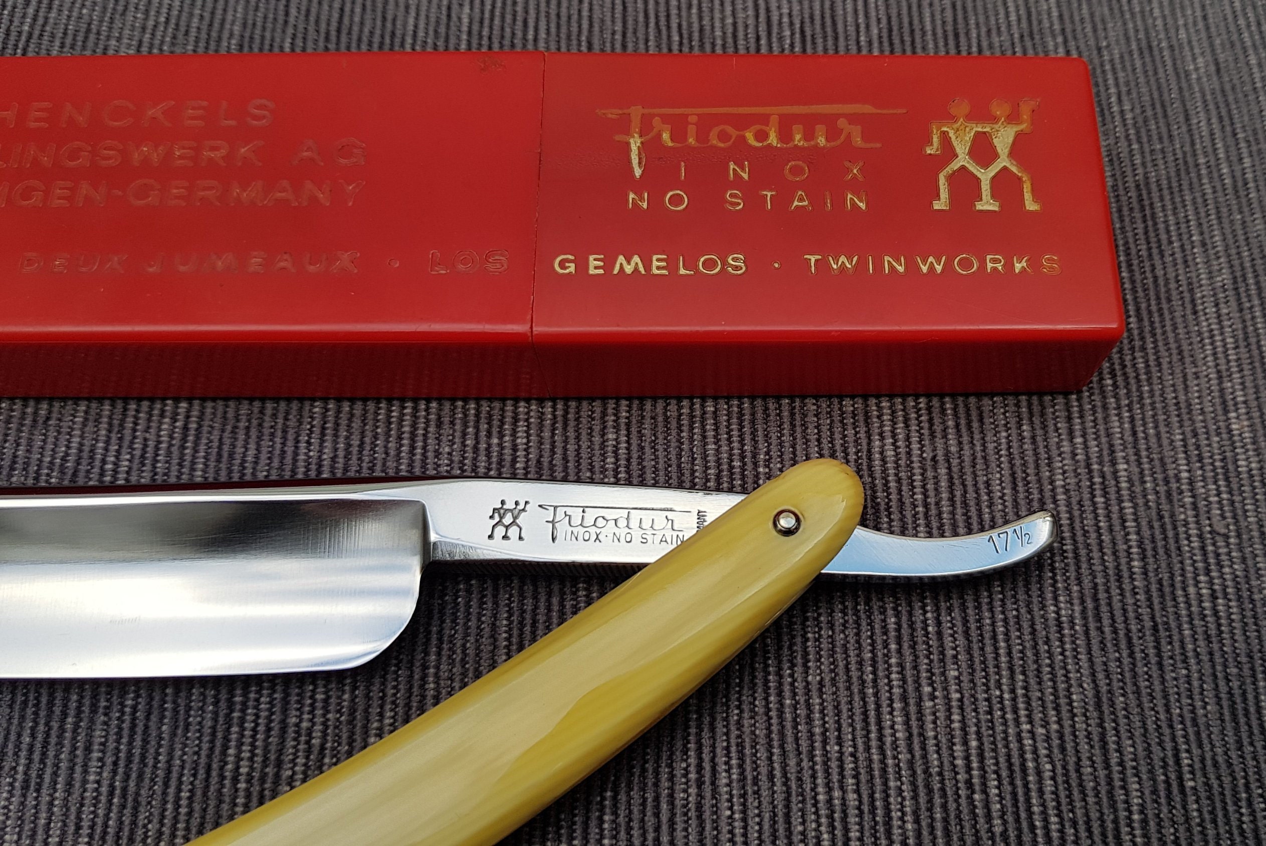 西洋剃刀・J.A.HENCKELS /ヘンケル 14・理容・希少品 AB_3_2207