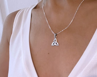 Silver Trinity Necklace. choose Italian chain, Sterling Silver Small Trinity Knot Necklace, Celtic triquetra, Irish Celtic jewelry. W8424